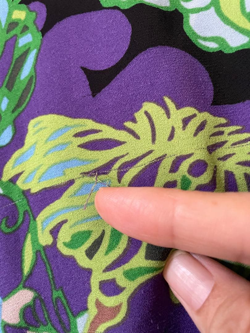 トクコプルミエブォル花柄フレアチュニック黒(訳あり)