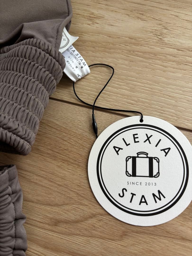 ALEXIA STAM アリシアスタン　トップはタグ付き新品 サイズM