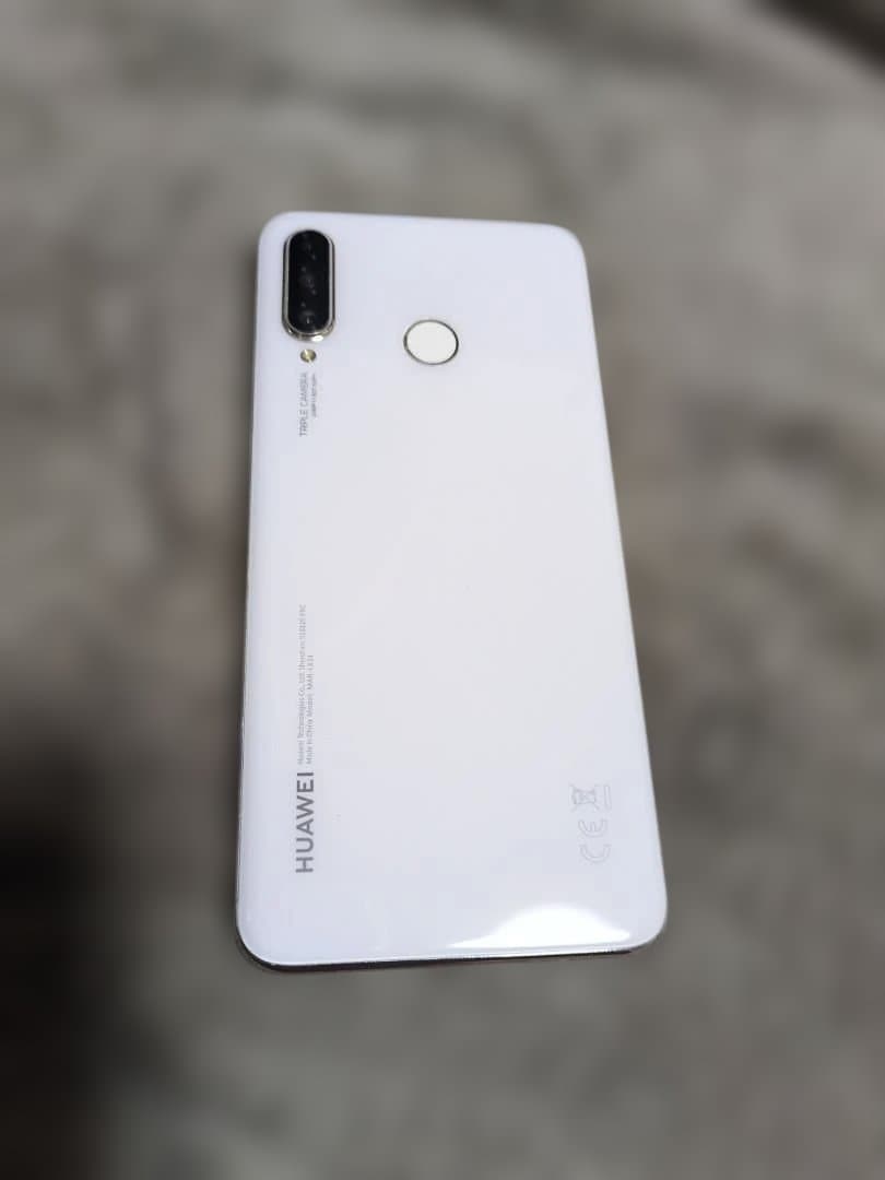 p30 lite 白 フリーSiM