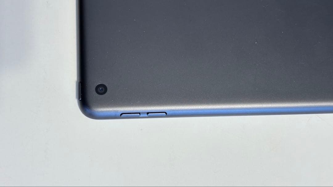 iPad 第7世代 Wi-Fi 32GB ケース ACアダプタ付