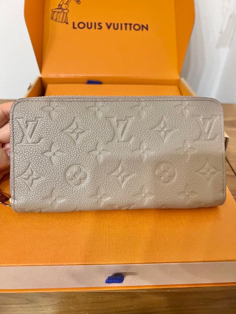 みっち　　ルイヴィトン　アンプラント　ジッピーウォレット