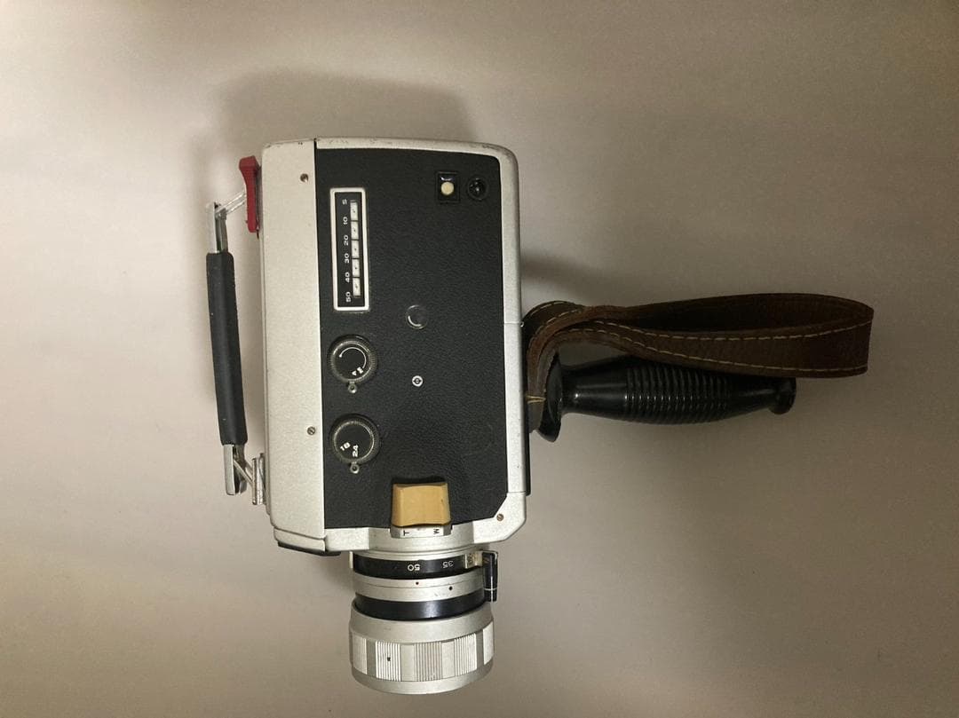 【値下げ！】ELMO SUPER 106 / 8ミリフィルムカメラ