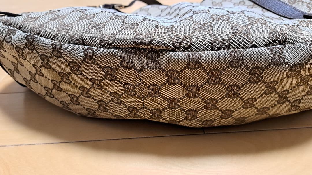 GUCCI　GGパターン　ショルダーバッグ
