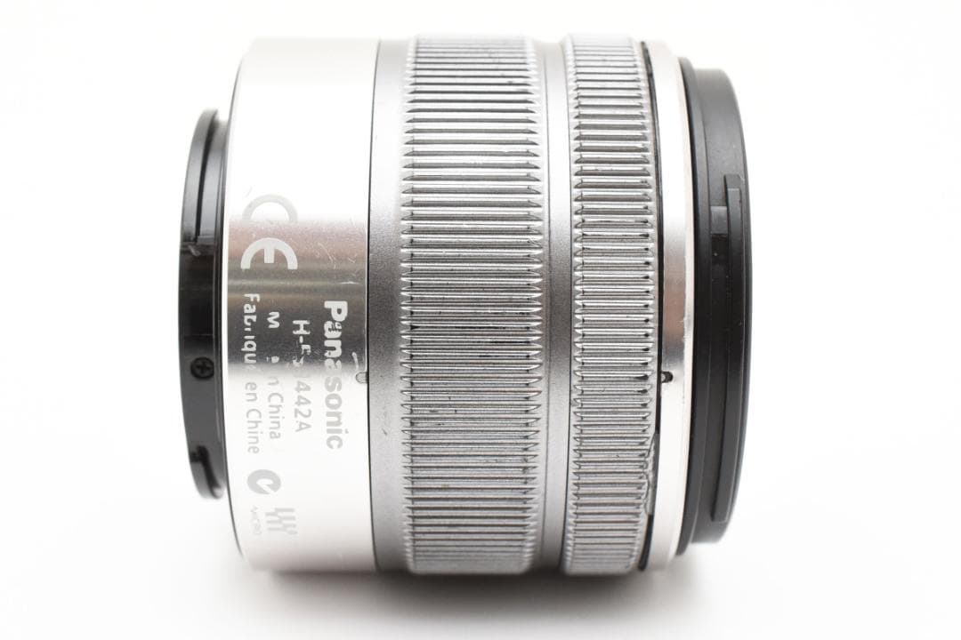 良品　Lumix G VARIO 14-42mm 3.5-5.6 II レンズ