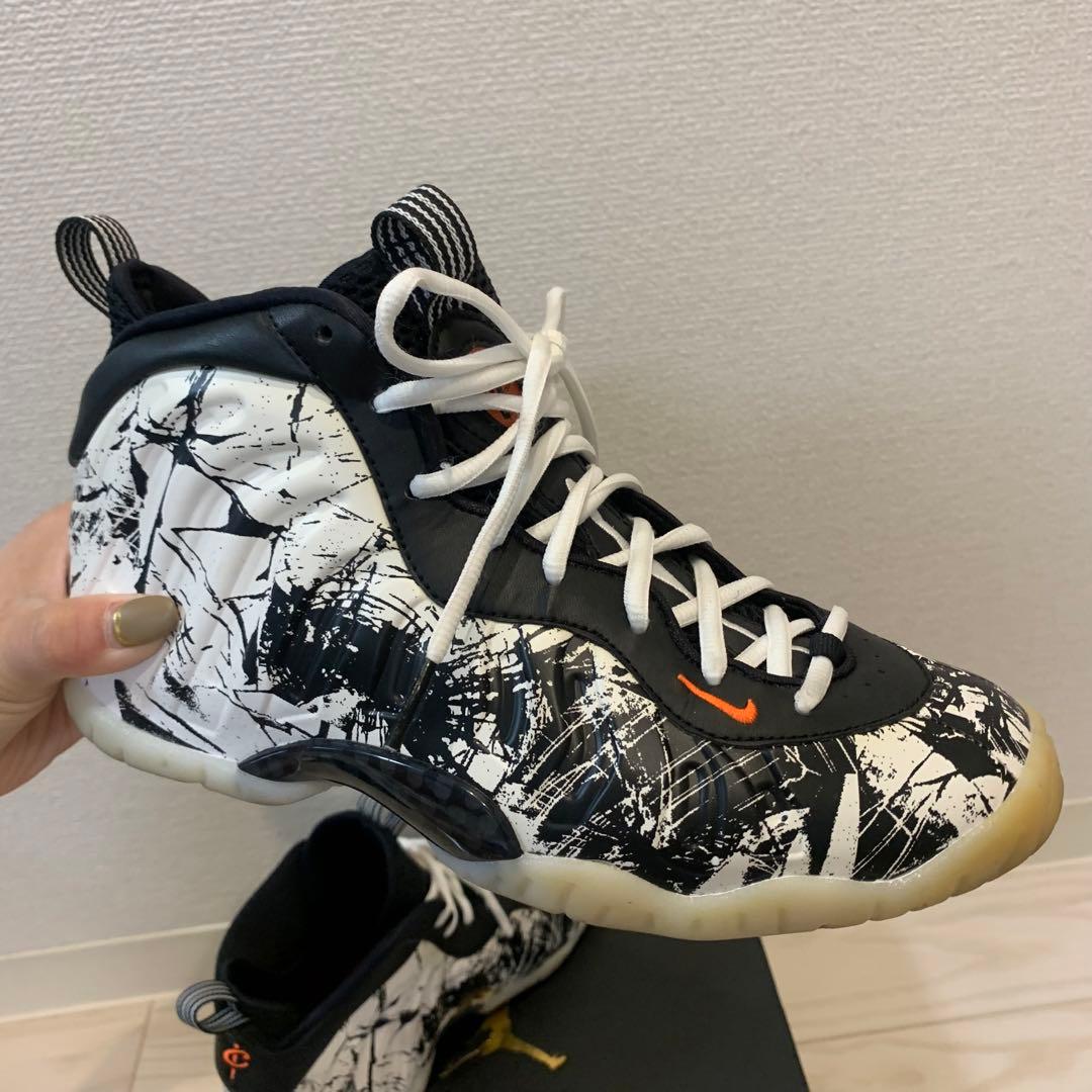 ナイキ エアフォームポジット ワン ブラック/ホワイト トータルオレンジ