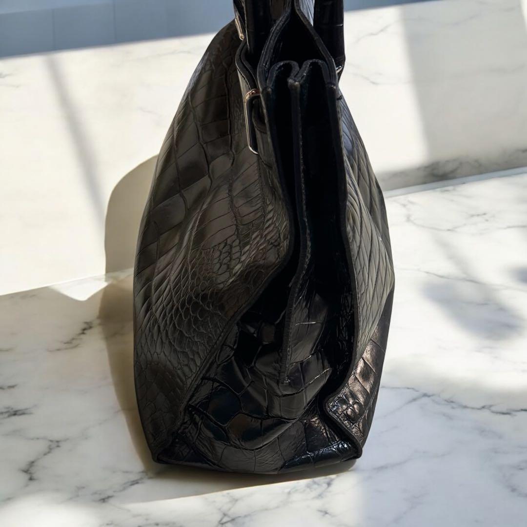 フルラ　トート　A4可　ビジネス　クロコ型押し　レザー　シルバー金具　ブラック