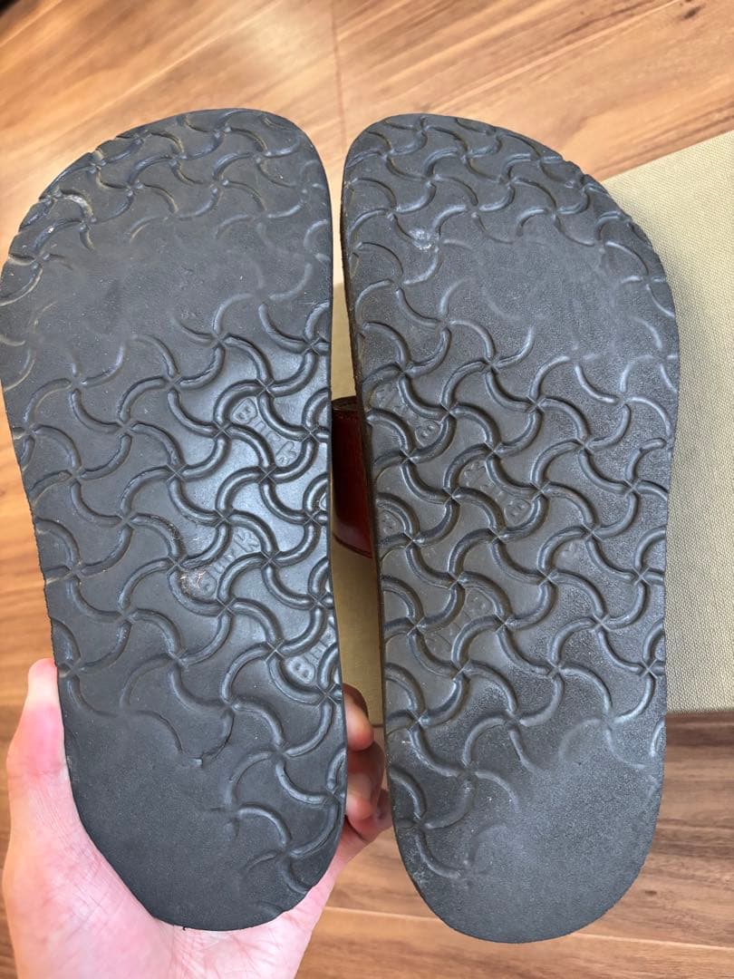 出前一丁。。。様　ユッタニューマン ブラウン レザー サンダル