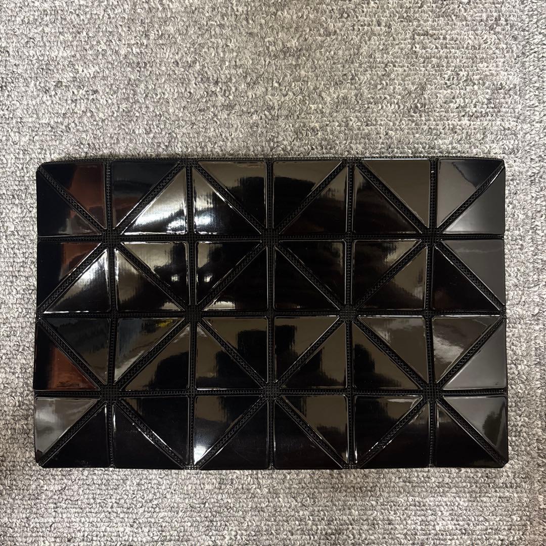 ISSEY MIYAKE クラッチバッグ　黒