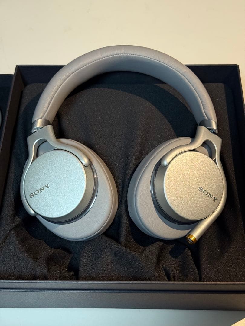 SONY 軽量バランス型ヘッドフォンMDR-1AM2