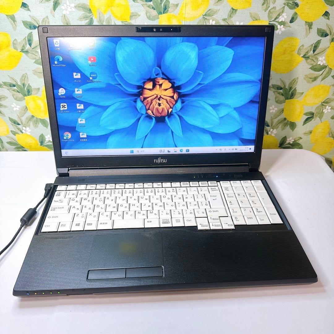 高年式❤️大容量❤️すぐ使える❤️事務作業や動画鑑賞、お仕事用にいかがですか❤️