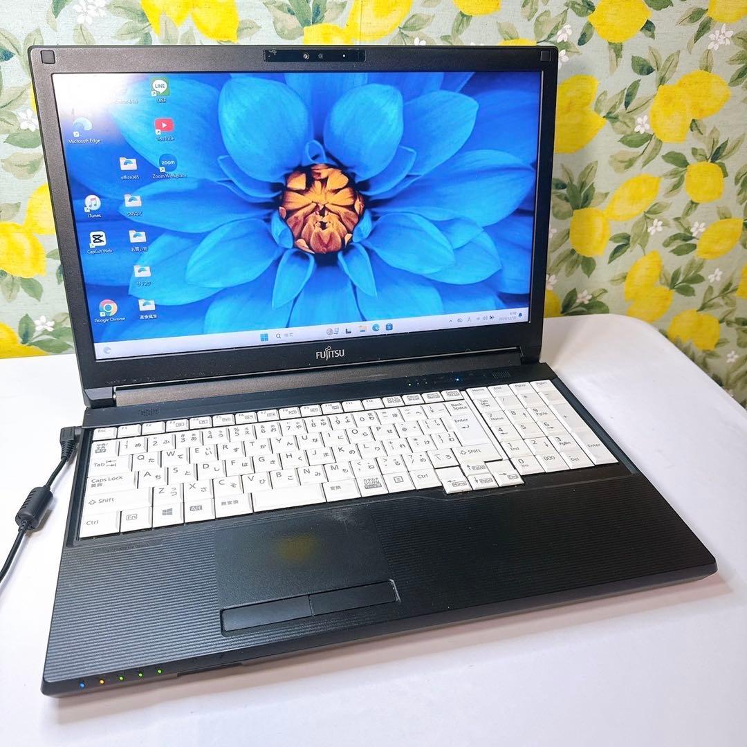 高年式❤️大容量❤️すぐ使える❤️事務作業や動画鑑賞、お仕事用にいかがですか❤️