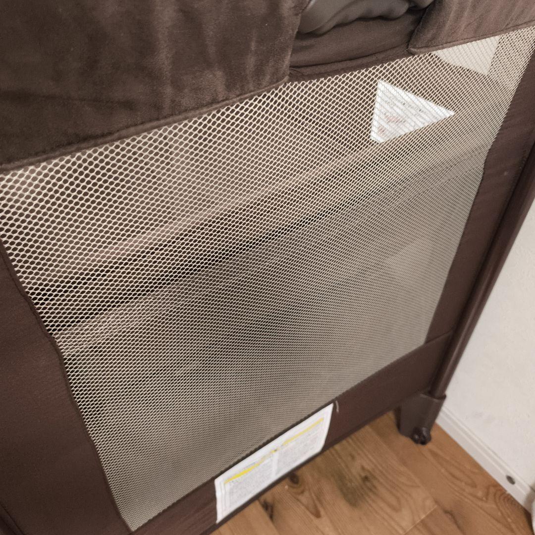 美品【Aprica/アップリカ】ココネルエアープラス ブラウン ベビーベッド