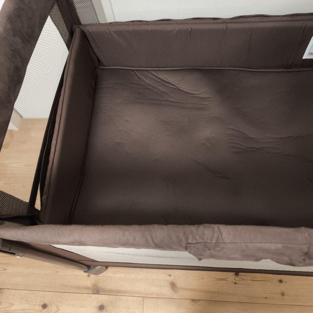 美品【Aprica/アップリカ】ココネルエアープラス ブラウン ベビーベッド