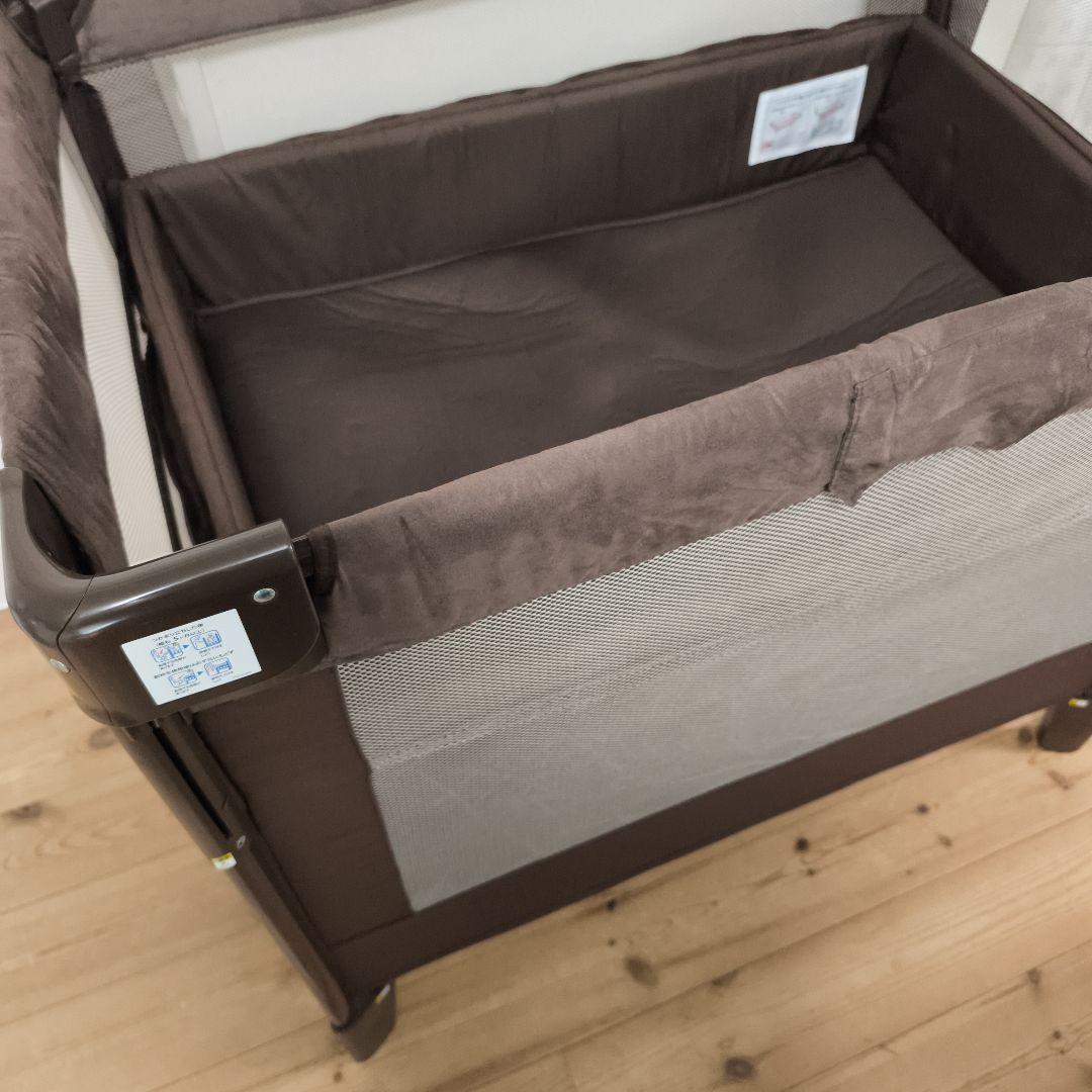 美品【Aprica/アップリカ】ココネルエアープラス ブラウン ベビーベッド