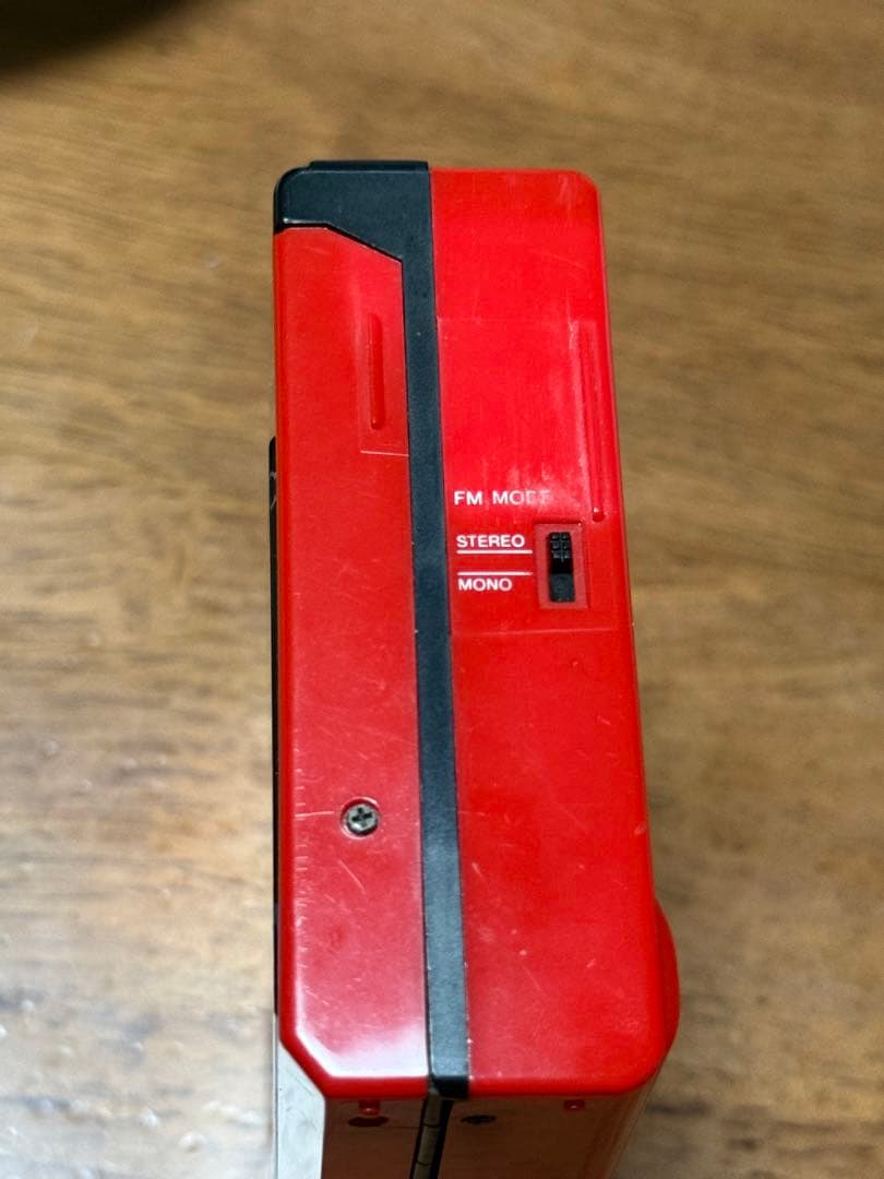 SONY WM-F65 ウォークマン 本体 ジャンク 赤色 レトロ