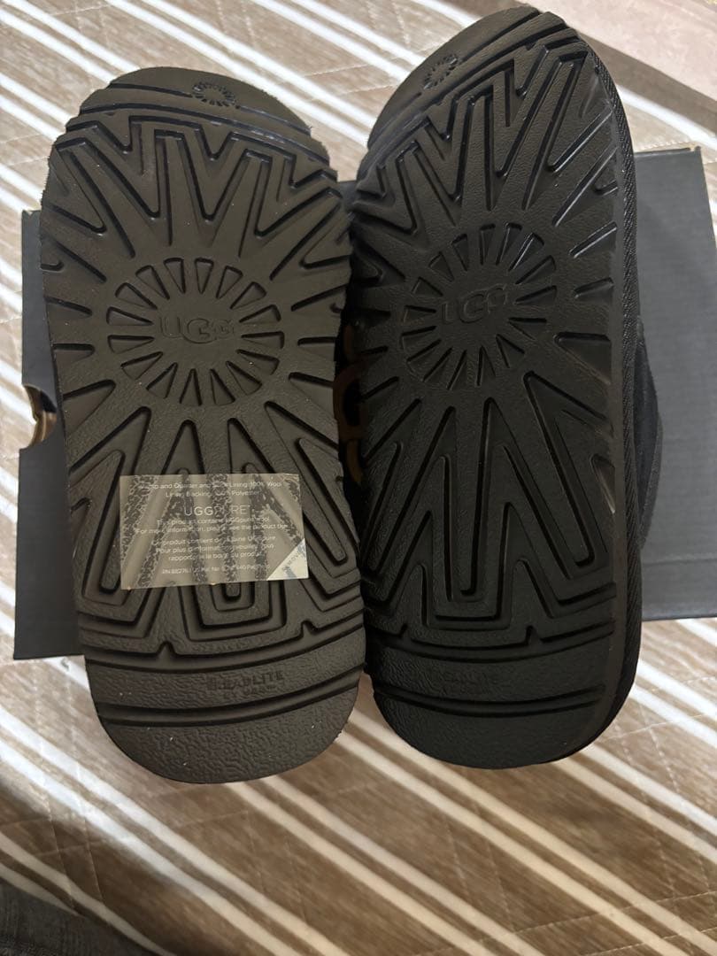 ちぃ　UGG スエードスリッポン黒