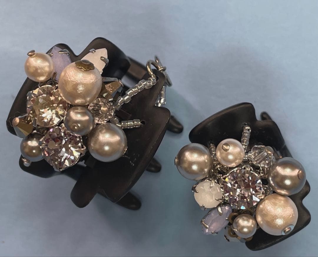 美品COMPLEX BIZ ヘアクリップ 大、中2点セット ネイビーパール