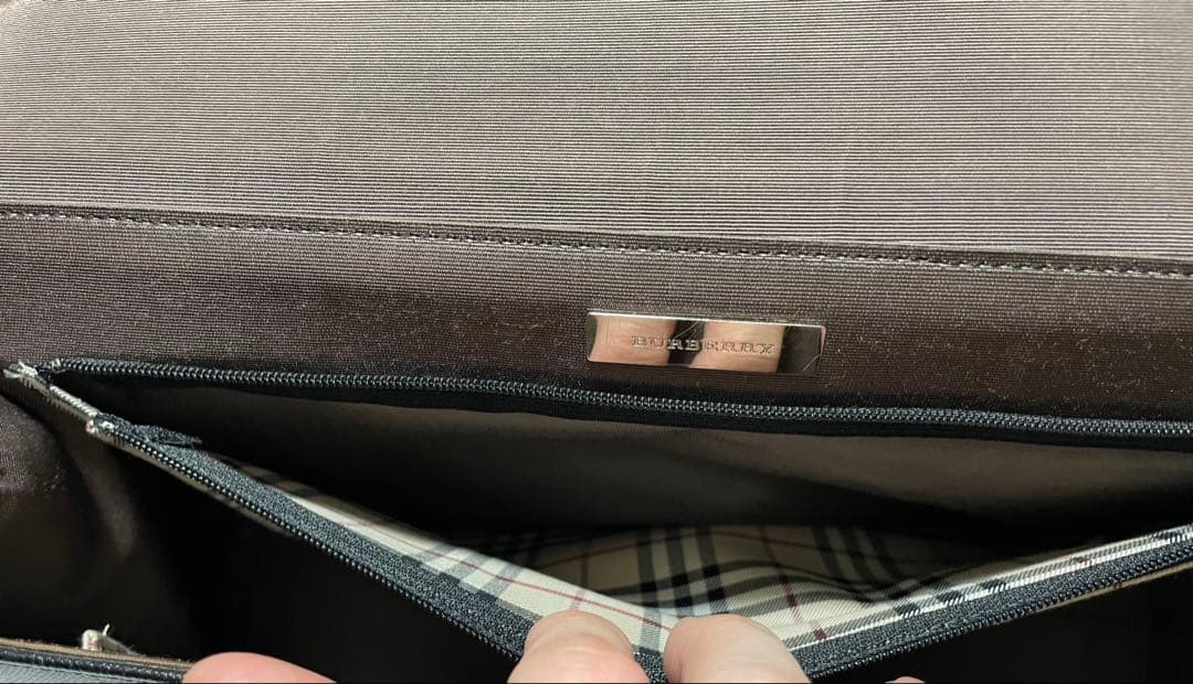 【期間限定値値引！】バーバリー ブラック ハンドバッグ