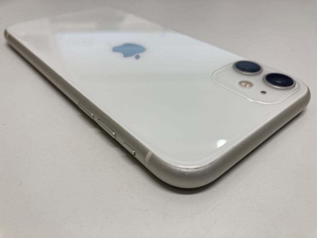 iPhone 11 128GB ホワイト　バッテリー100%　K2006