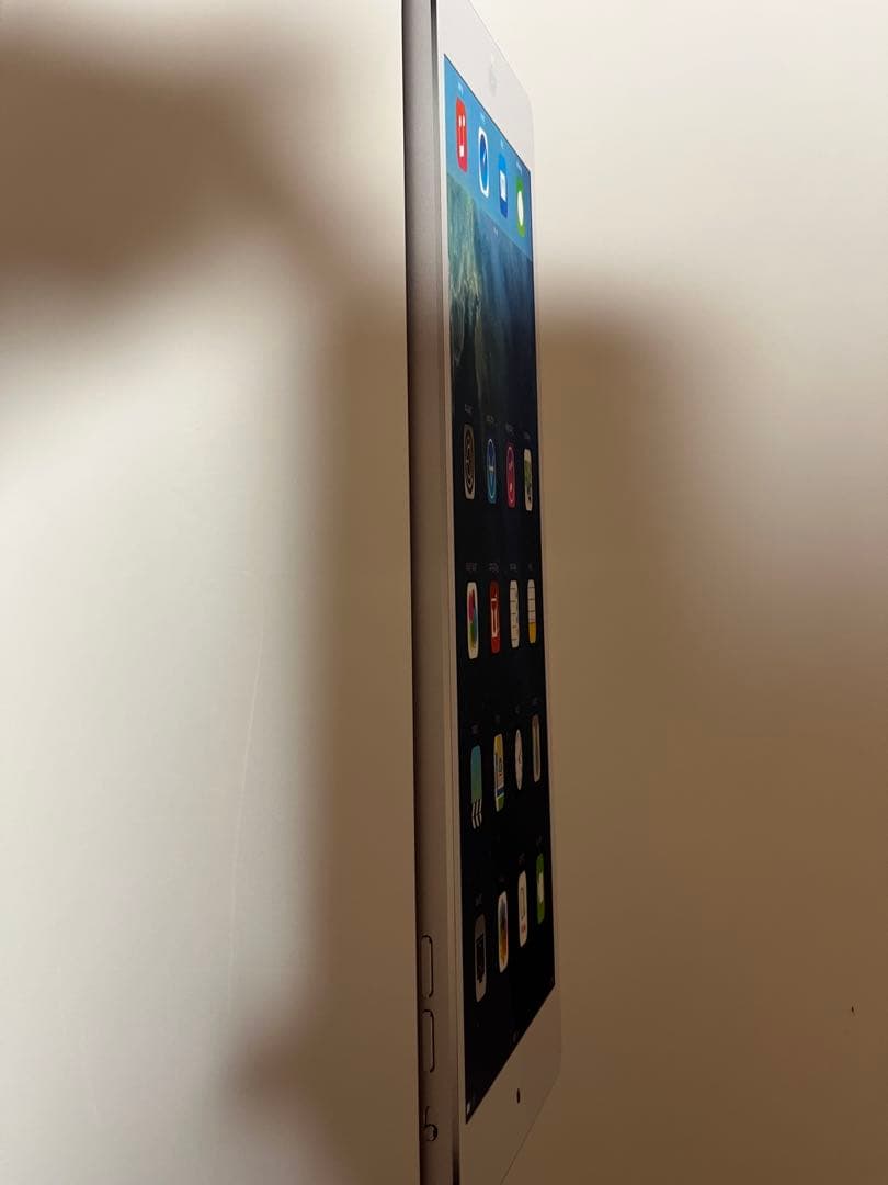 iPad Air 32GB シルバー Wi-Fi Cellular Apple