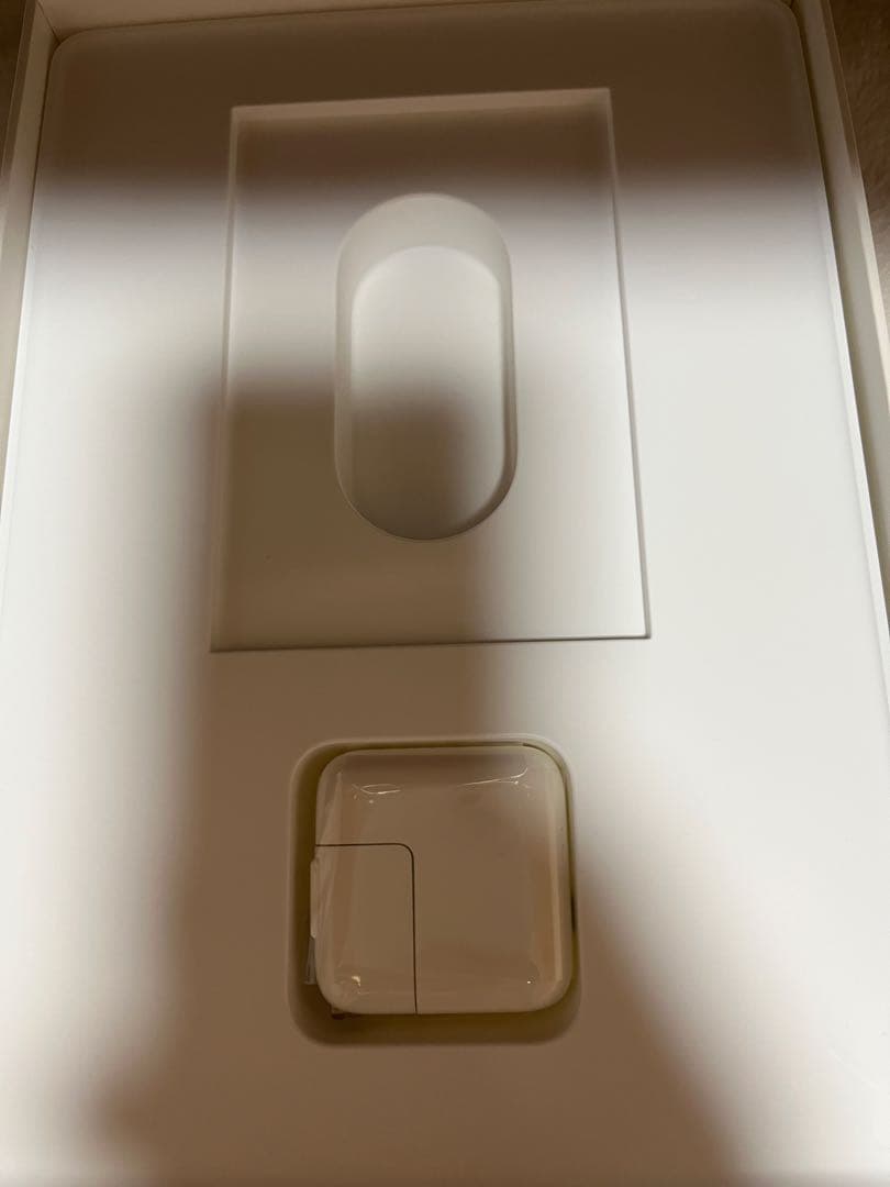 iPad Air 32GB シルバー Wi-Fi Cellular Apple