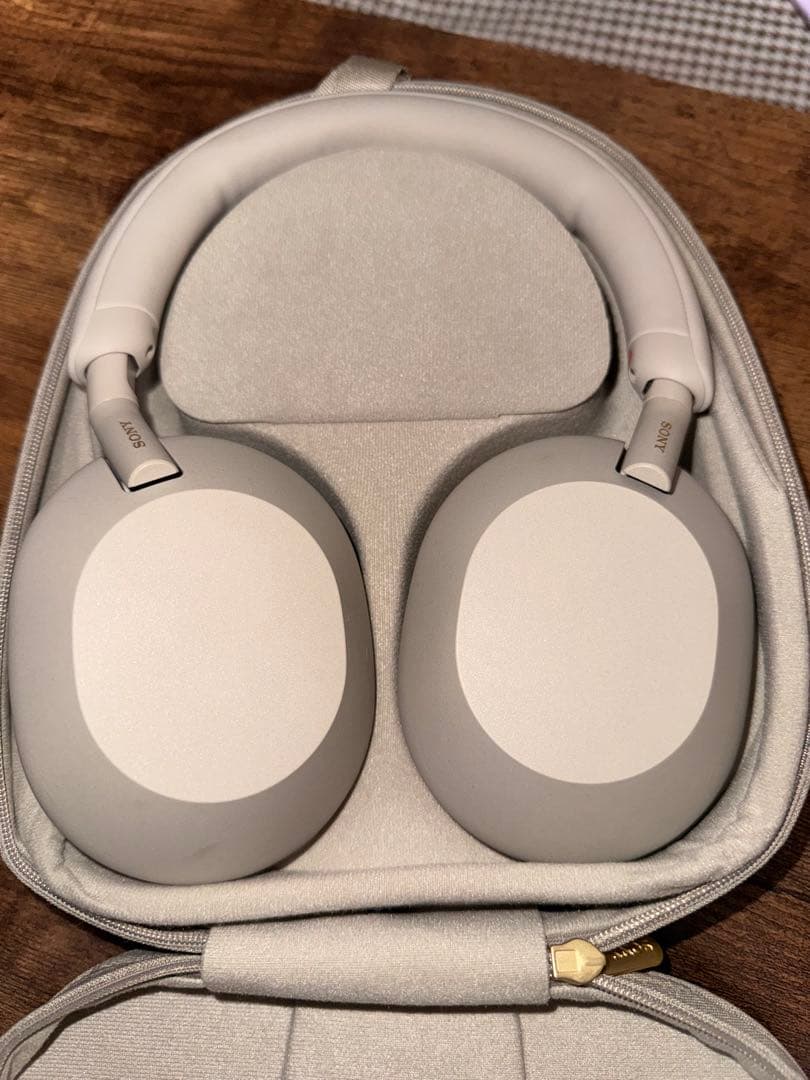 SONY ヘッドホンWH-1000XM5 プラチナシルバー