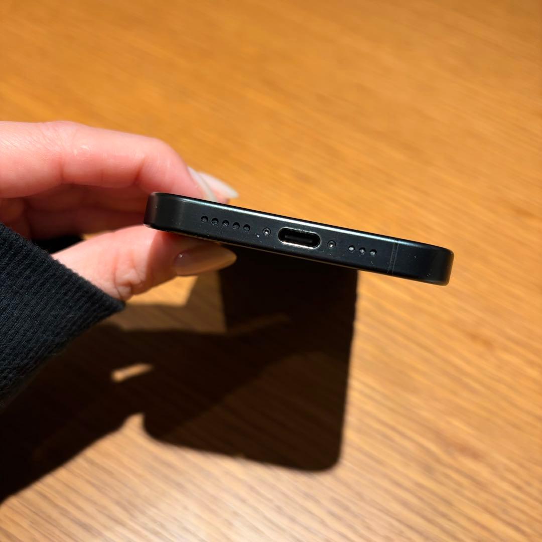 【美品】iPhone15pro 128GB SIMフリー ブラックチタニウム