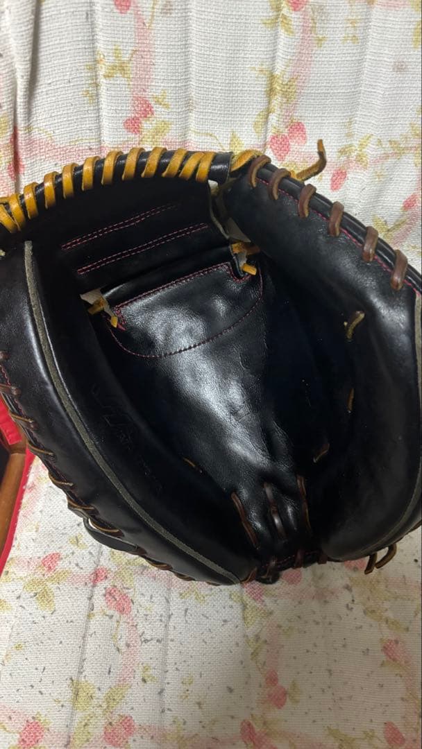 黒色 キャッチャーミット　ハタケヤマ