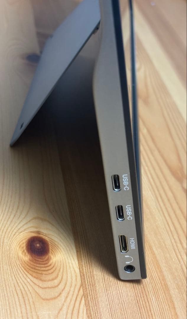 I-O DATA のモバイルモニター「LCD-CF161XDB-M（シルバー）」