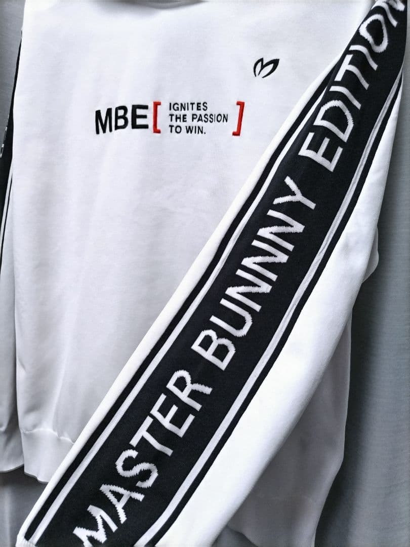 美品　マスターバニー　ニット　パーカー　プルオーバー　白　24年モデル