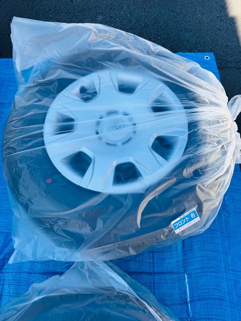 25年12月納車ハイエース200系8型　純正タイヤホイールセット