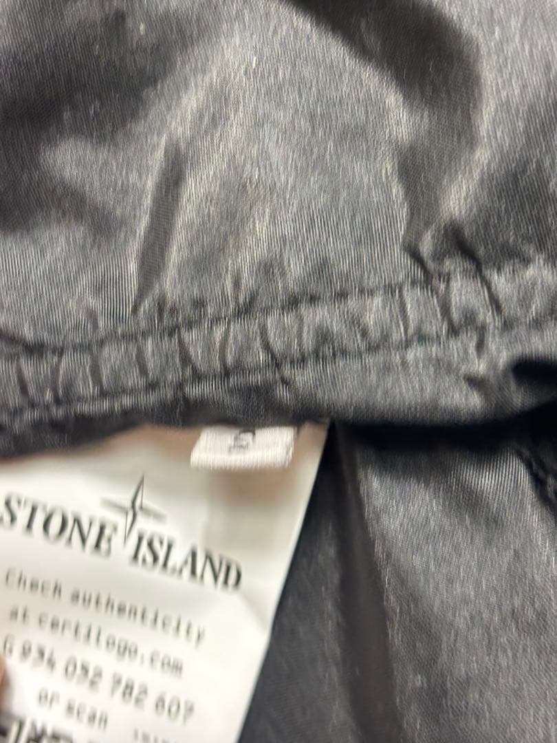 ストーンアイランド ベスト ガーメントダイ ナイロン ブラック ワッペン S