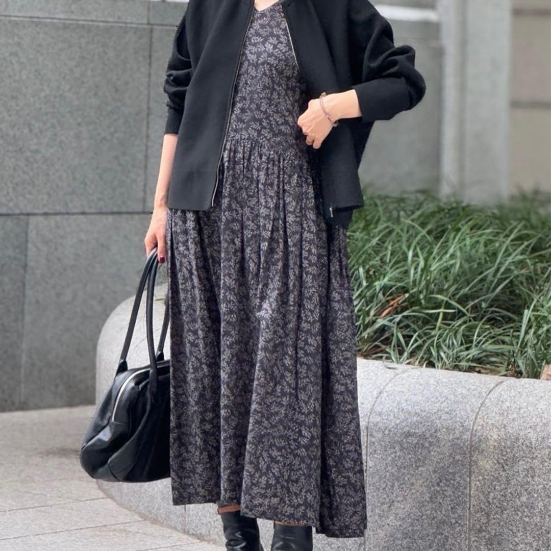 【新品タグ付】ビアズリー リーフプリントギャザーワンピース