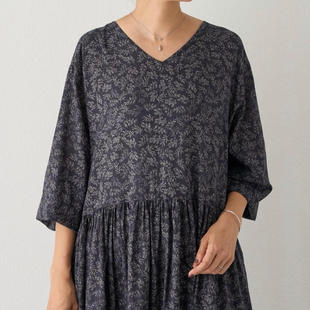 【新品タグ付】ビアズリー リーフプリントギャザーワンピース