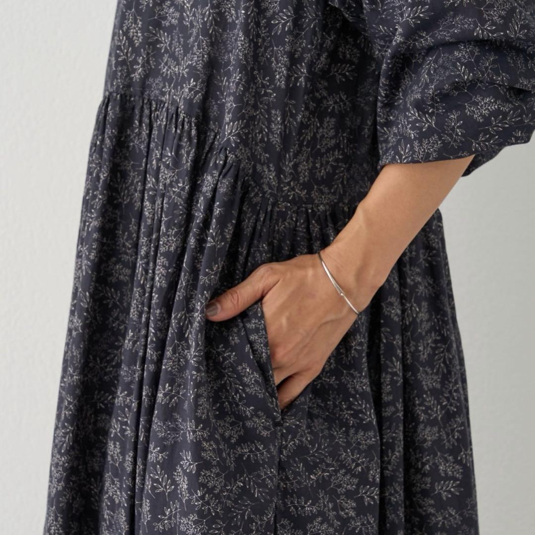 【新品タグ付】ビアズリー リーフプリントギャザーワンピース