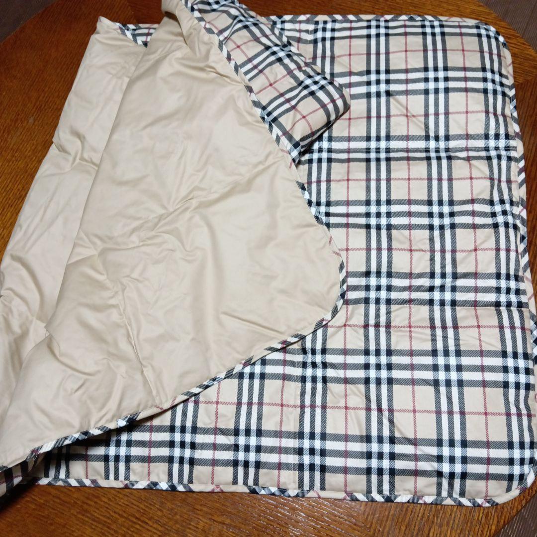 BURBERRY　ダウンひざ掛け 　日本製