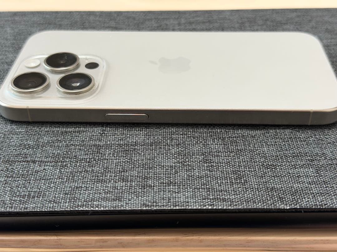 iPhone 15 Pro 128GB ナチュラルチタニウム 動作確認済