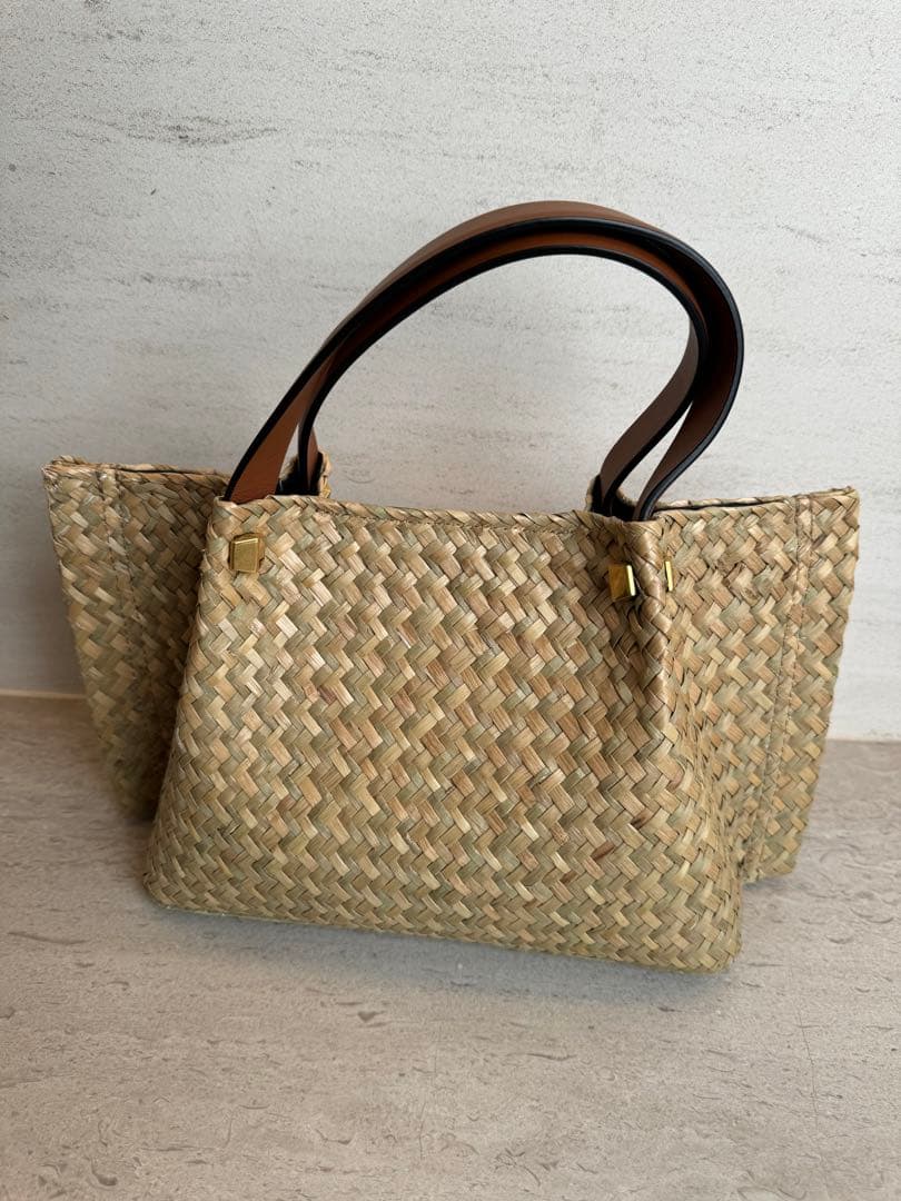 ヴァレンティノ　ラタン　カゴバッグ