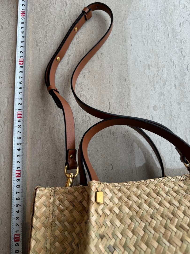 ヴァレンティノ　ラタン　カゴバッグ