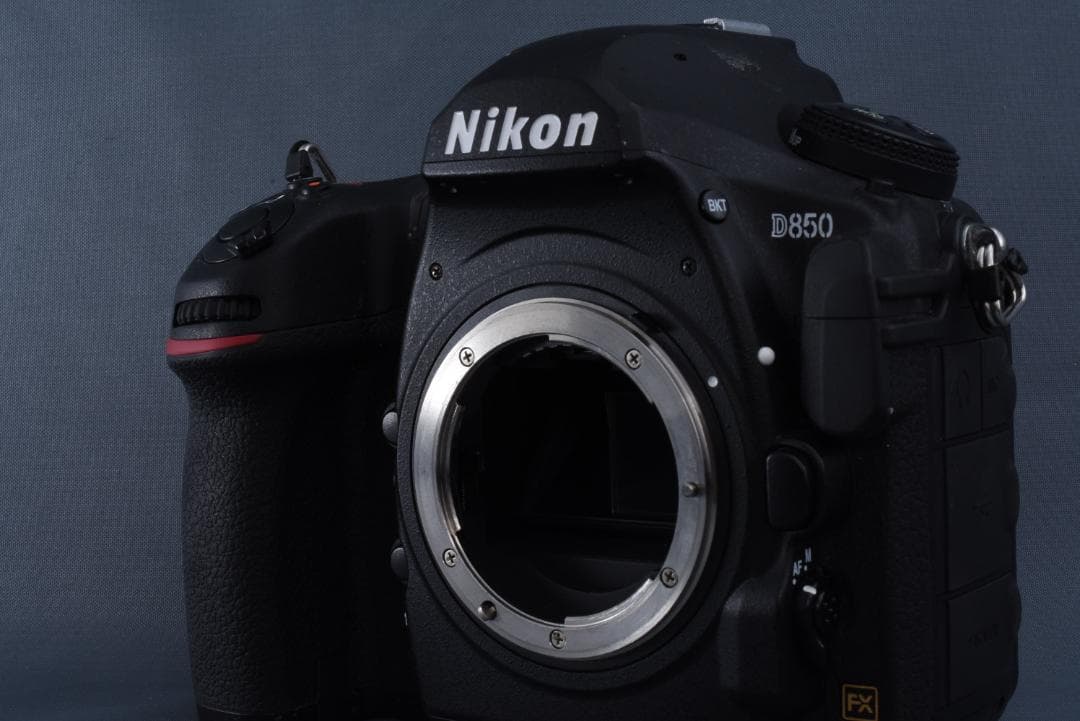 Nikon D850 動作良好 純正含むバッテリー4個 SD付属 ニコン