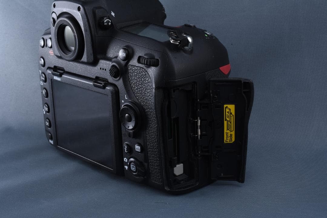 Nikon D850 動作良好 純正含むバッテリー4個 SD付属 ニコン