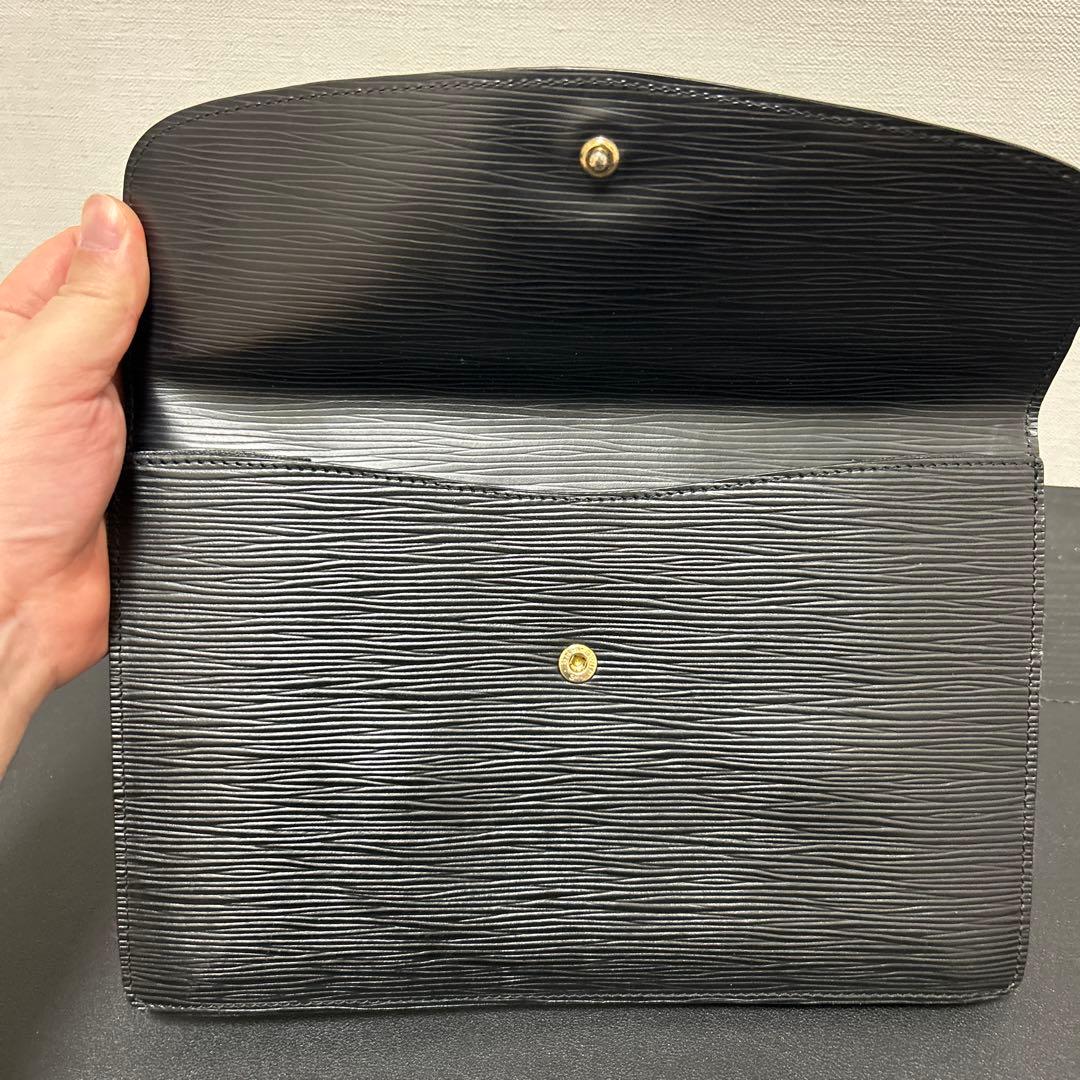 ルイヴィトン　ブラックレザー クラッチバッグ