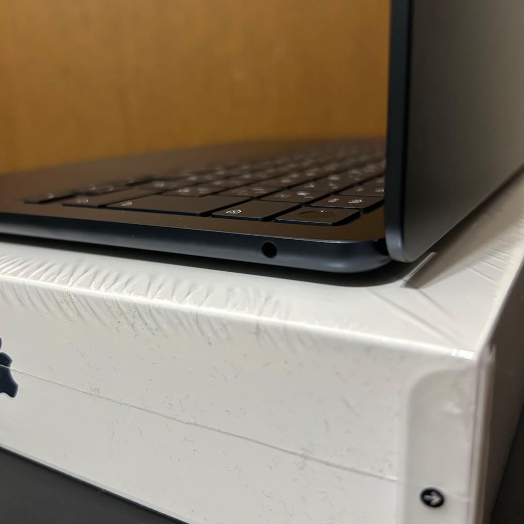 美品　MacBook Air MLY33J/A 256GB M2 2022年