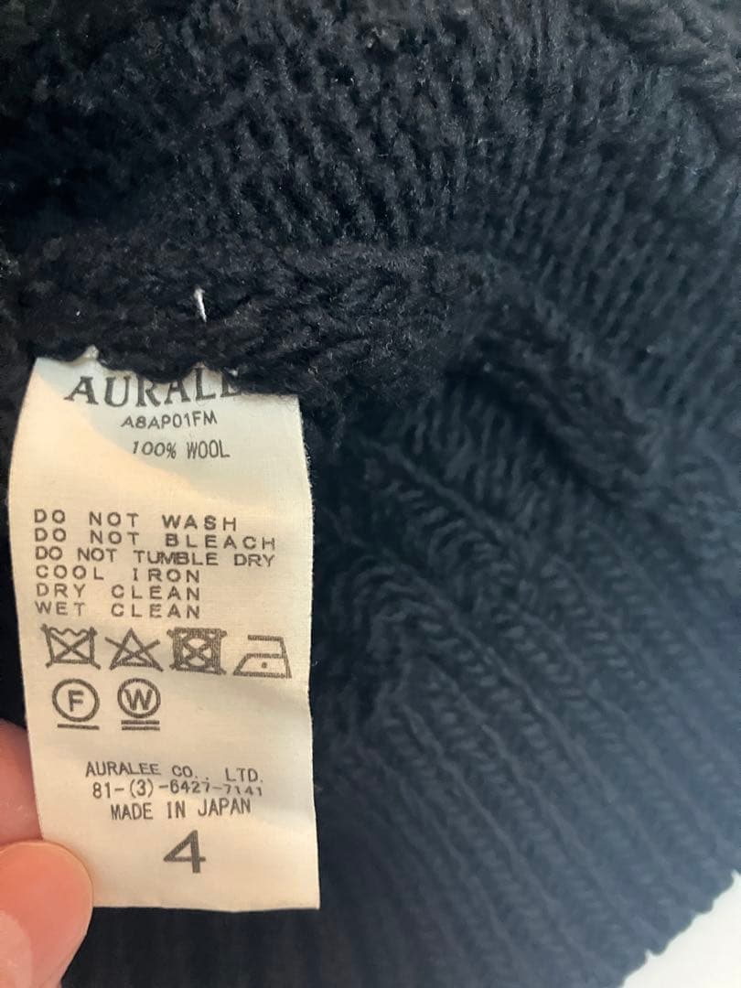 AURALEE ブラック ケーブルニットセーター