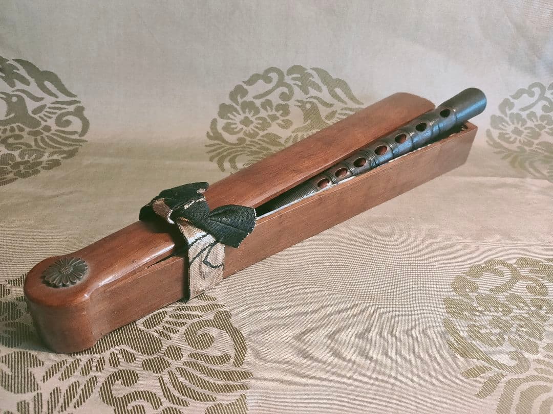 篳篥(ひちりき)　煤竹樺巻　扇面管箱付