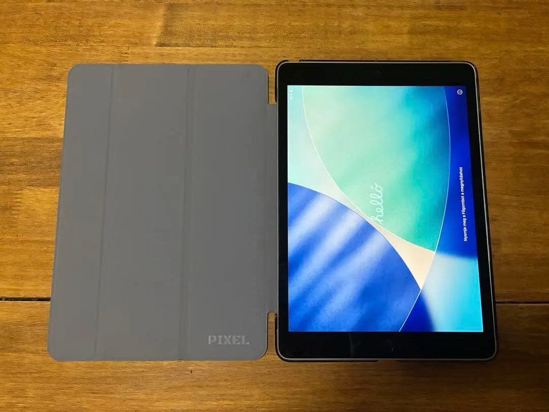 iPad 第9世代　シルバー 本体 + スマートカバー + タッチペン