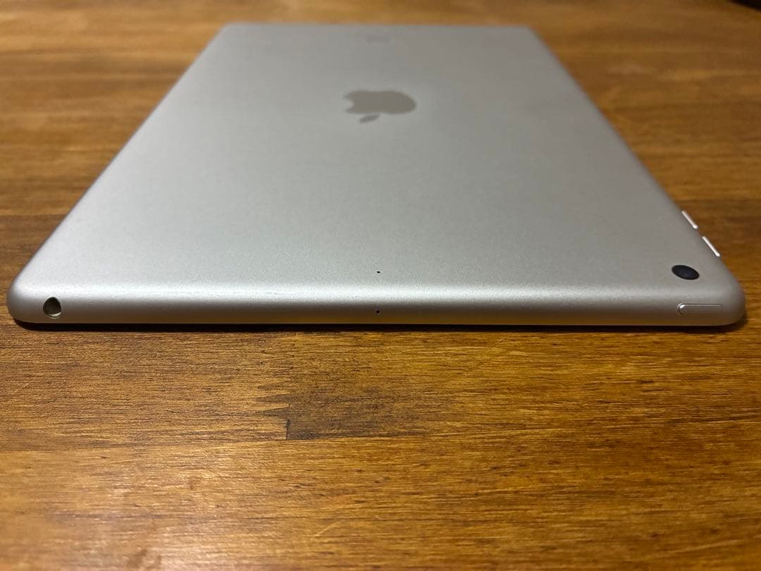 iPad 第9世代　シルバー 本体 + スマートカバー + タッチペン