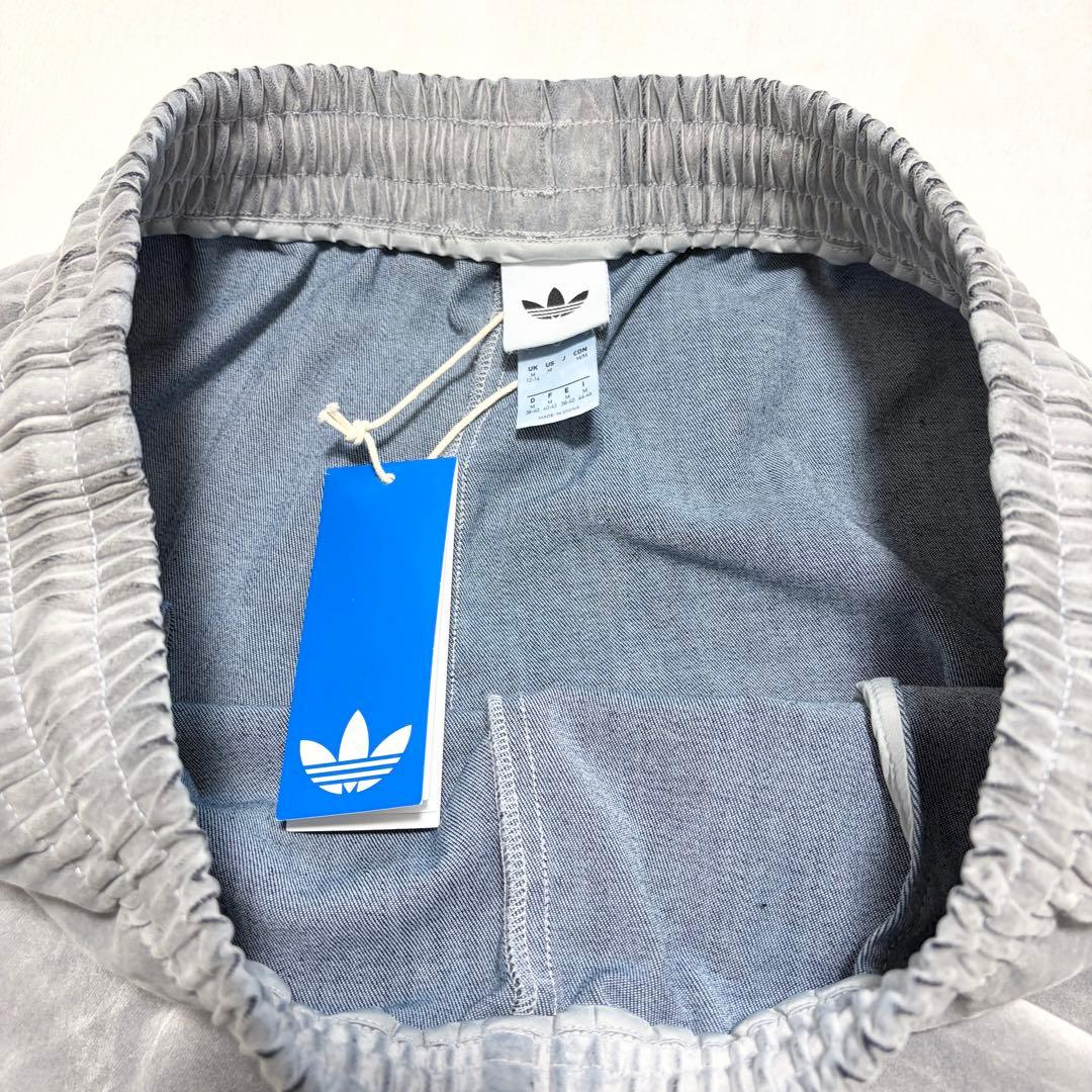新品タグ付き★アディダス オリジナルス ベロア オーバーサイズ トラックパンツ