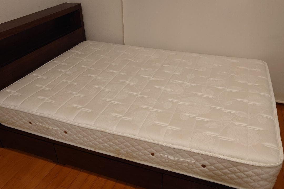 高級木製ベッドフレーム（ダブル）【定価38万円(税抜)／銀座・大塚家具購入】