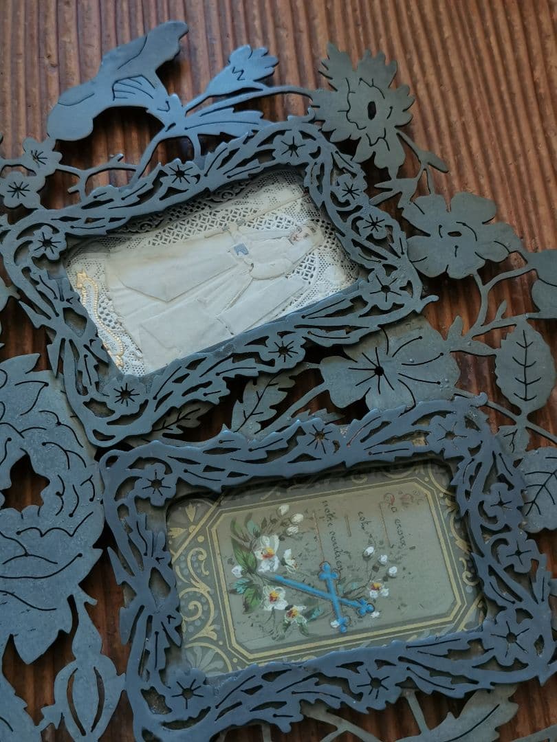 アンティーク ２枚ガラスフォトフレーム 花々の金属装飾 初聖体式&十字架カード